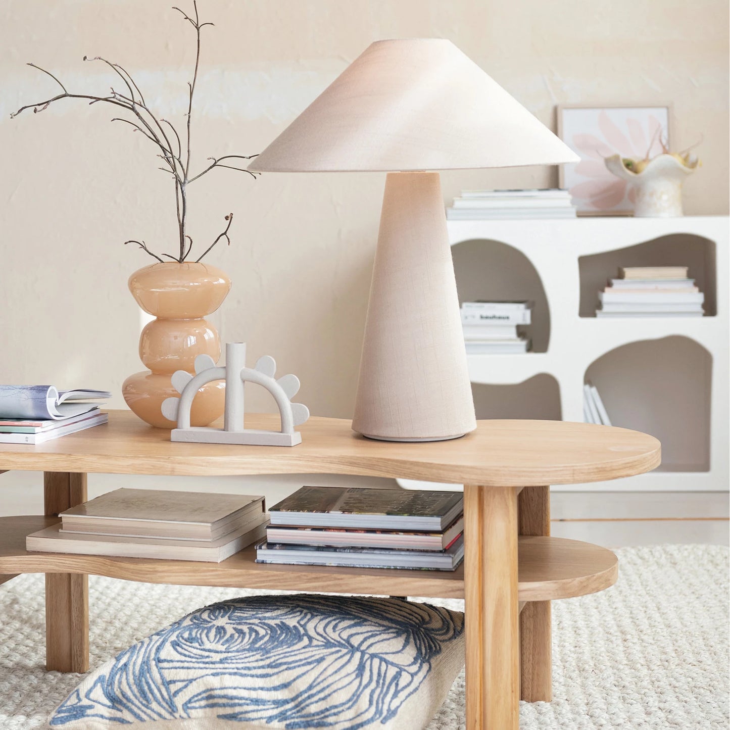 Leo lamp Table