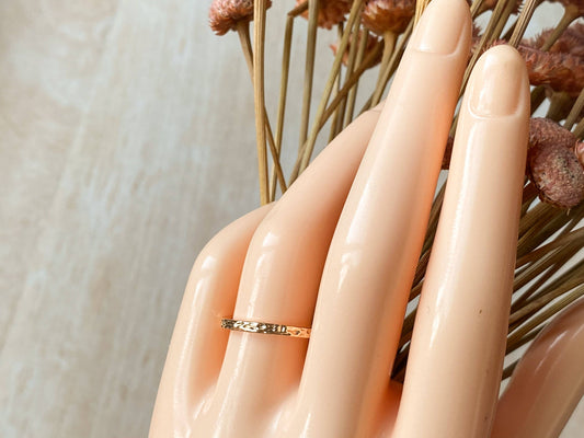 Simple Dot Ring