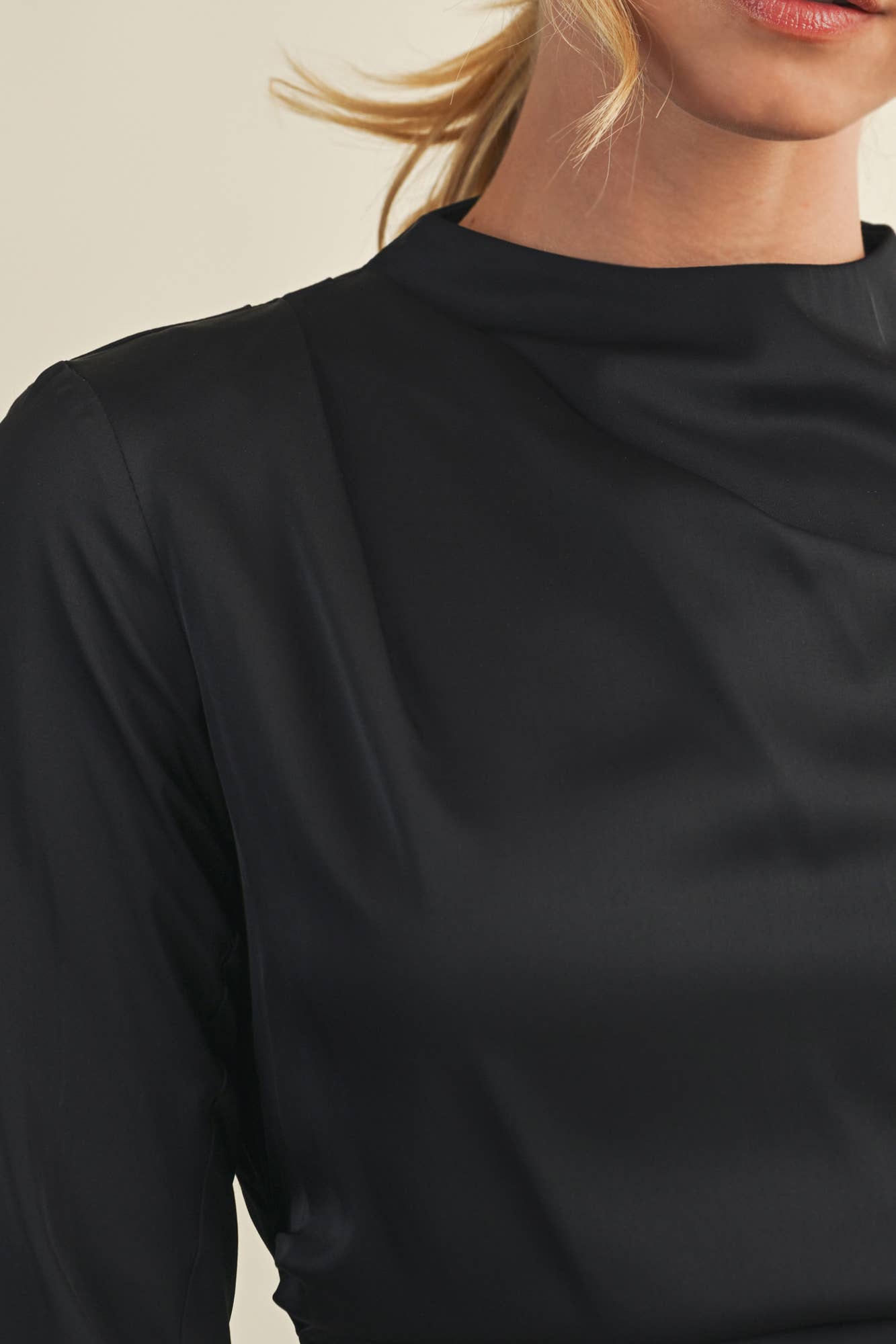 Black Scrunch Top