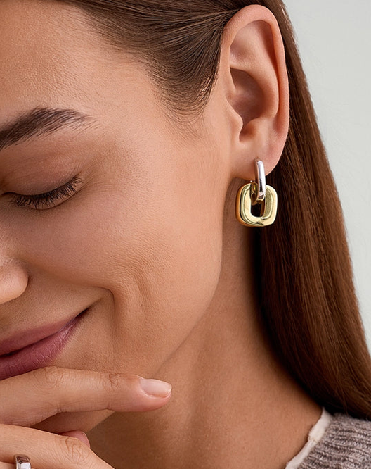 Agatha Hoops